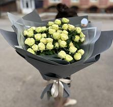 Букет Белые кустовые розы Солинеро в Каракулино