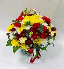Цветочная композиция из Хризантемы и Розы в корзине в Каракулино