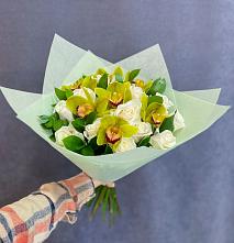 Букет цветов из:  Орхидеи и Розы в Каракулино