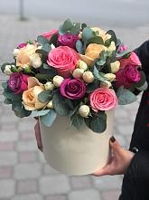 Цветочная композиция из Розы в шляпной коробке в Каракулино